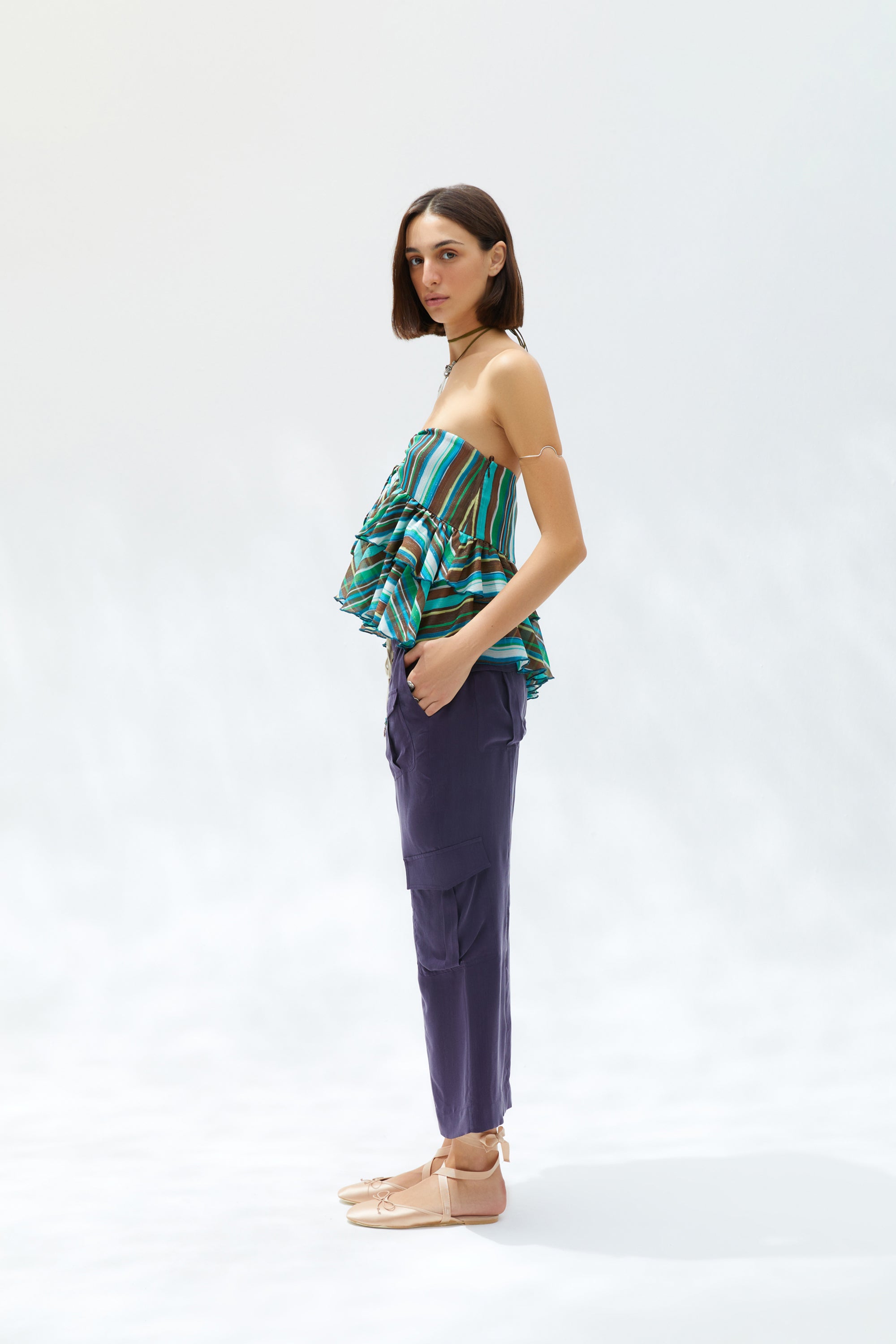 ZENA - Charm detailed ruffled strapless top