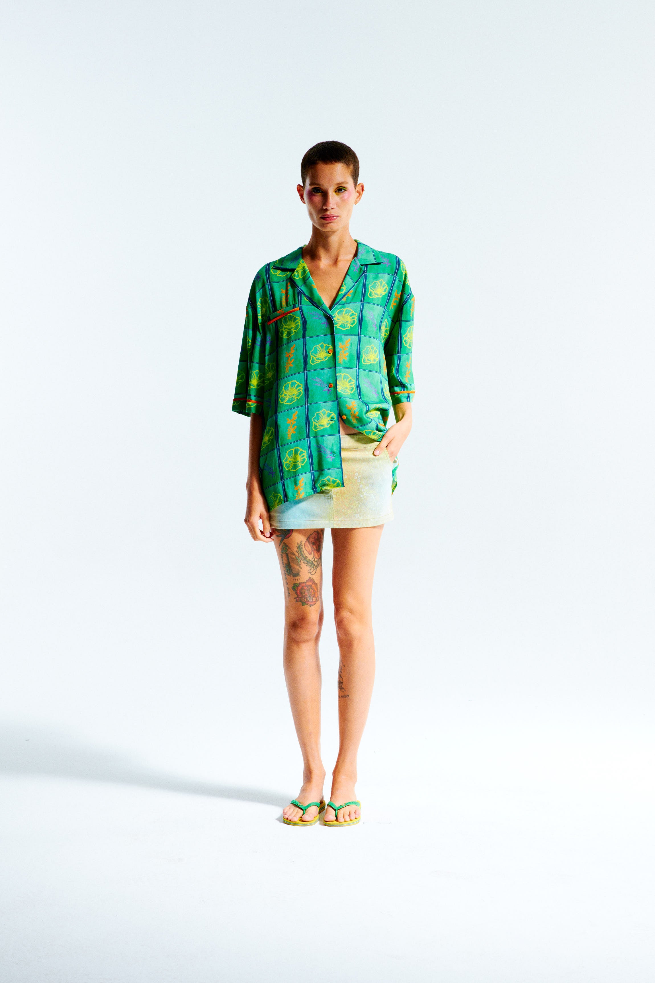 MALINA - Tile printed short sleeve shirt