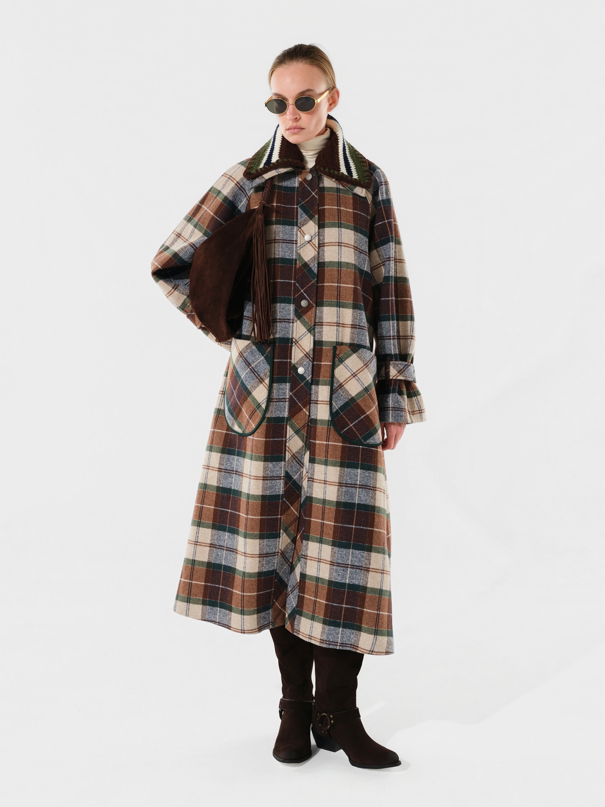 VIREN - Long oversized wool coat with crochet collar