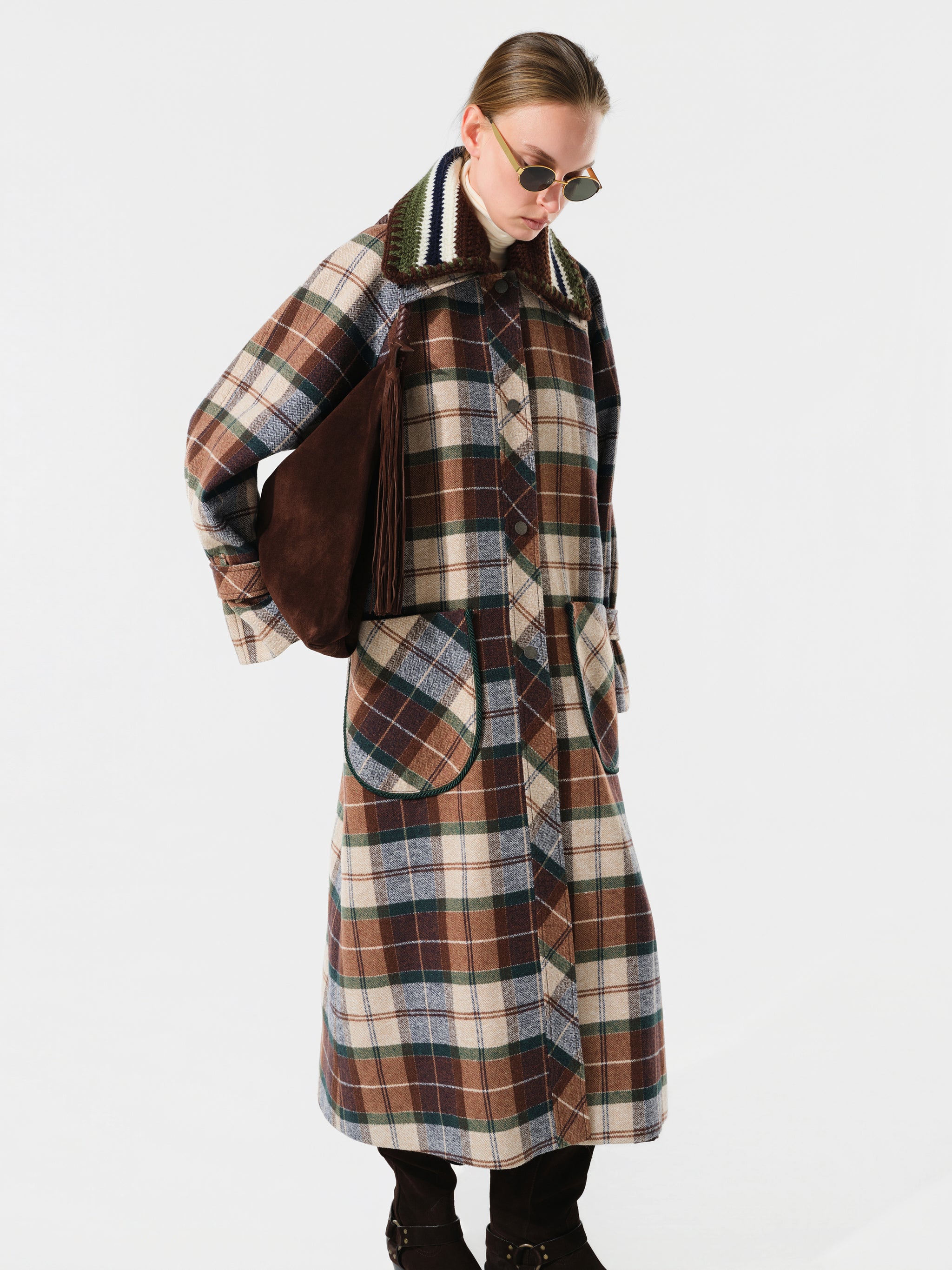 VIREN - Long oversized wool coat with crochet collar