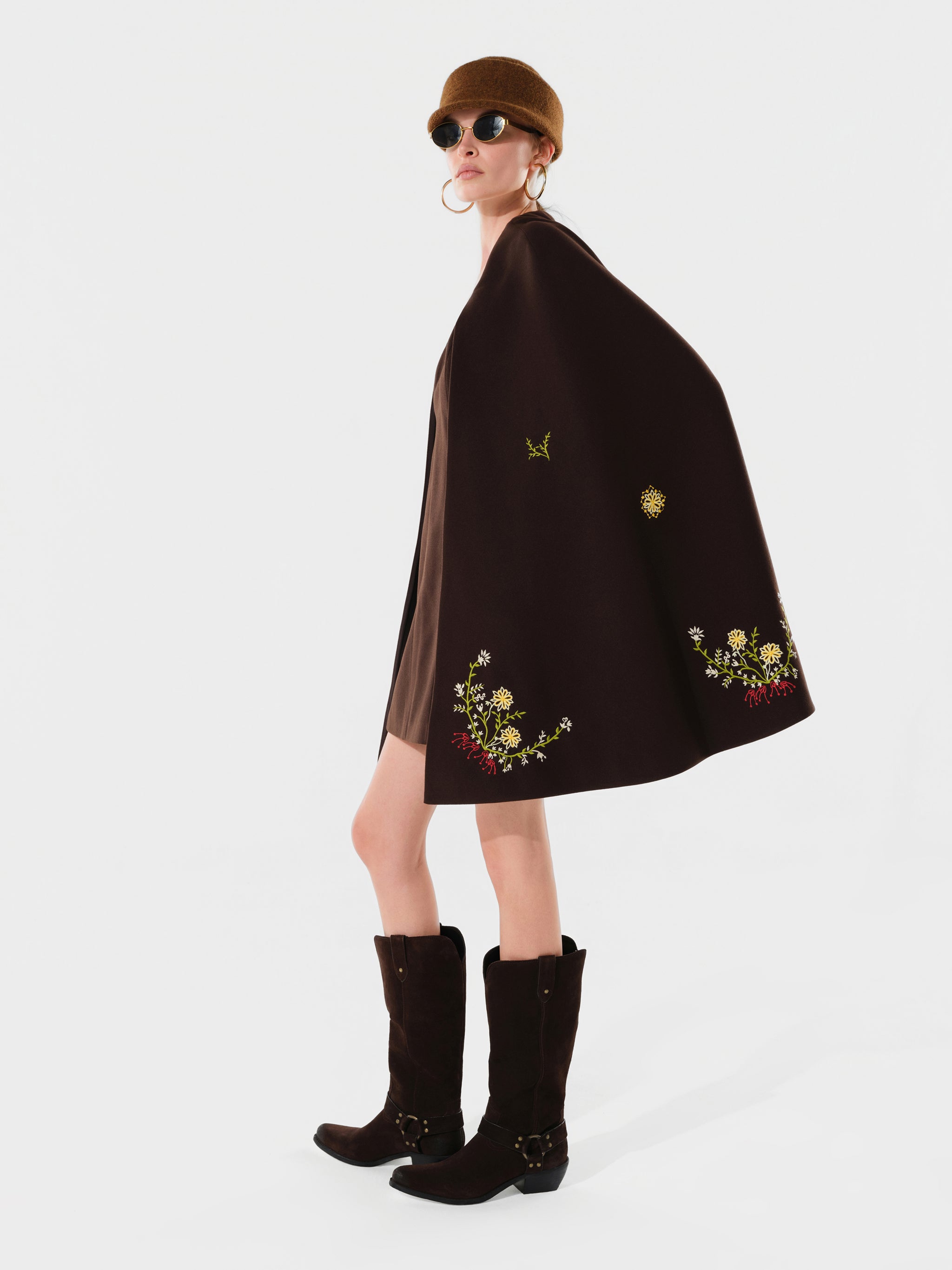 LORIN - Embroidered cape and dress set