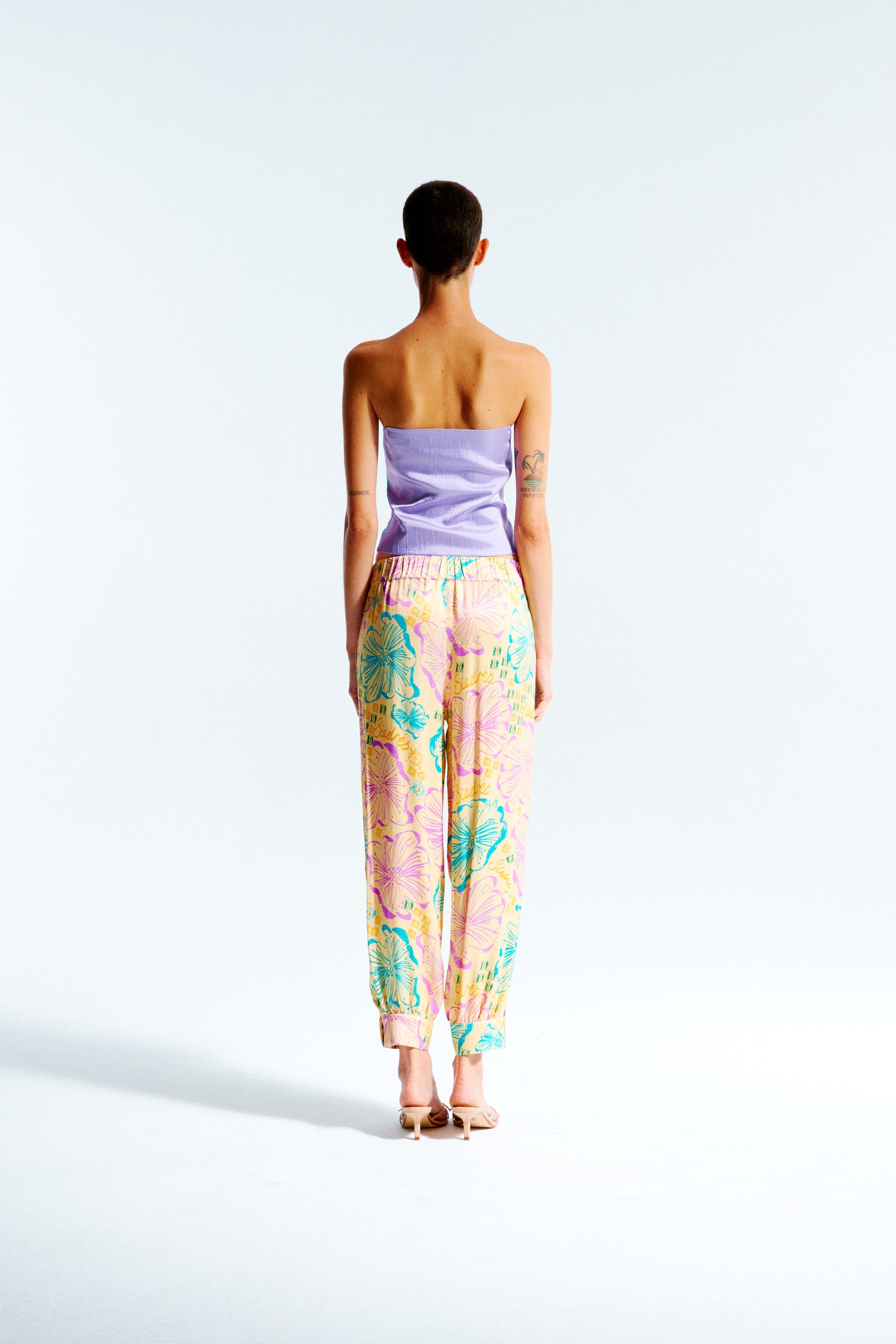 SUNNY - Color-block front-tie strapless top