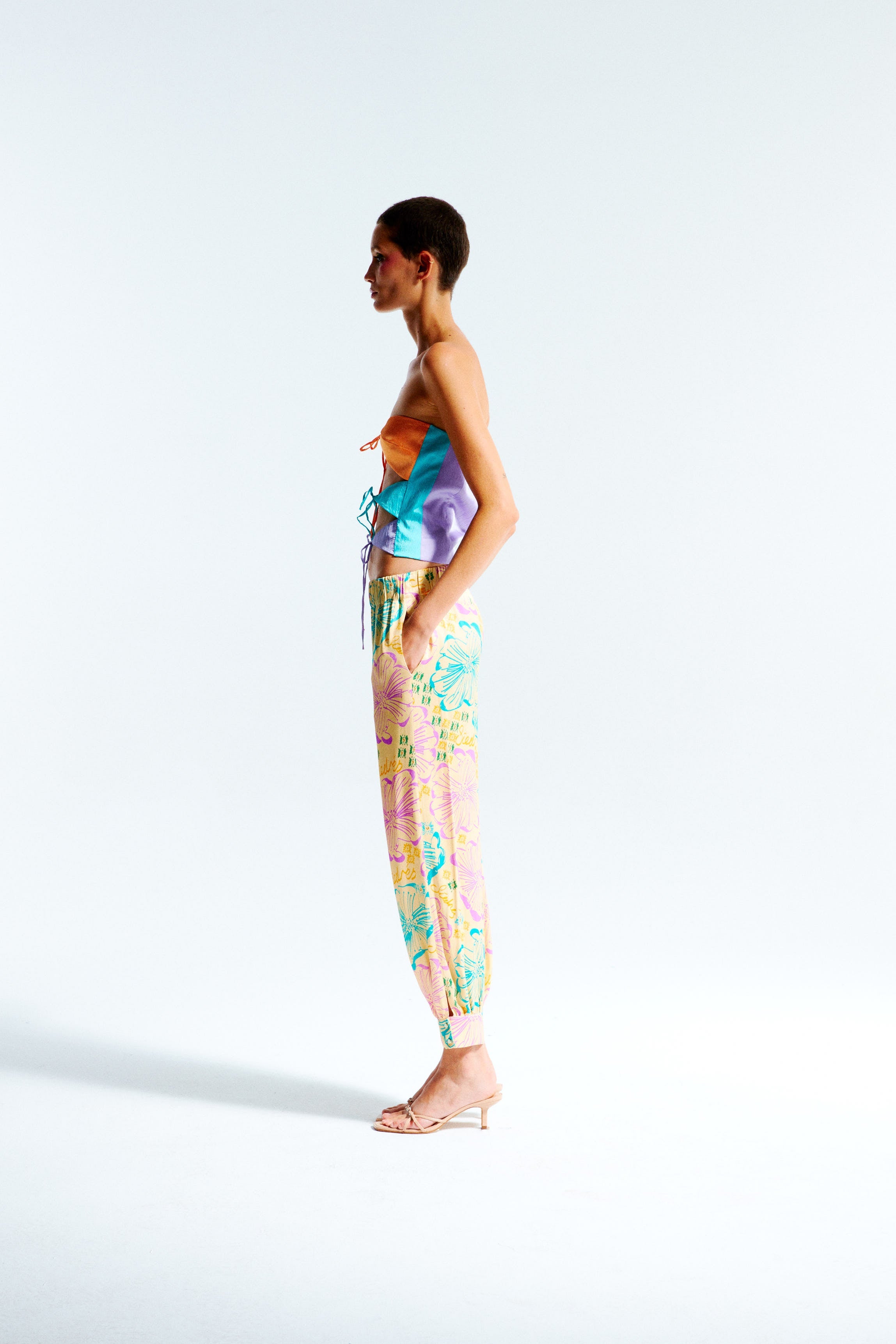 SUNNY - Color-block front-tie strapless top